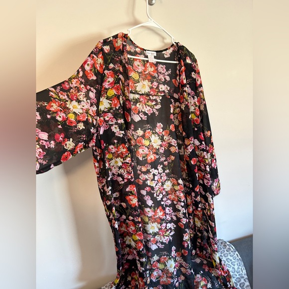 Floral Coverup 2XL | Flowy Plus Size Pool / Beach Coverup - Picture 5 of 6